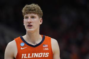 开云APP-热火夏联主帅谈亚库乔尼斯：他在训练中非常稳 这对新秀而言很难